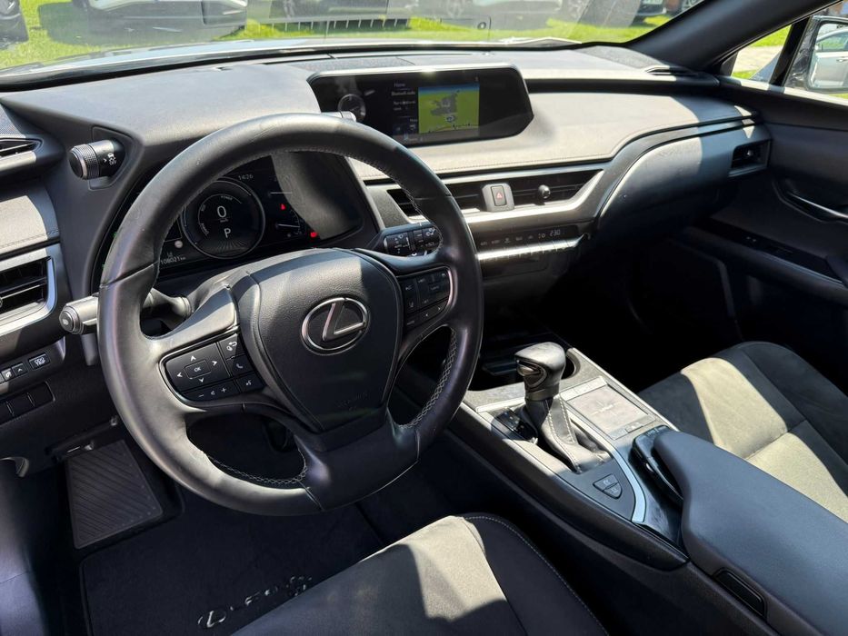 Lexus UX 250h / Full Hybrid / Garantie / Istoric Lexus / 105.000 km