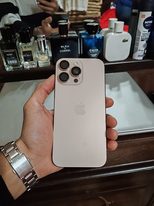 iPhone 16 pro max desert