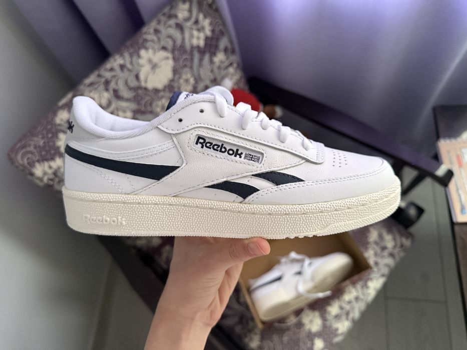 новые кроссовки reebok