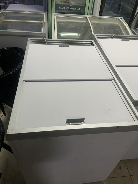 Фризер ракла 300литра плътни плъзгащи капаци