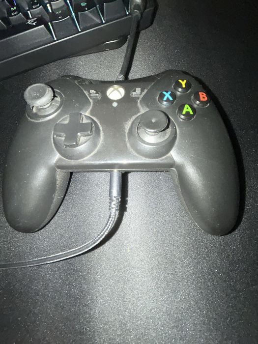 Продавам цял xbox one s setup