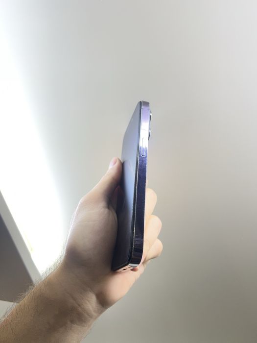 Продам IPhone 14 pro 512gb