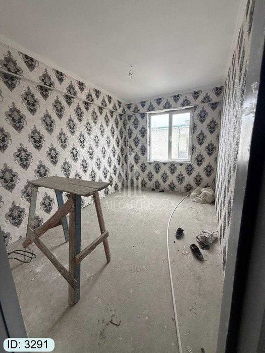 ARZON SOTILADI ️⃣№3291 7-mikrorayon 43-maktab oldida karopka kvartira