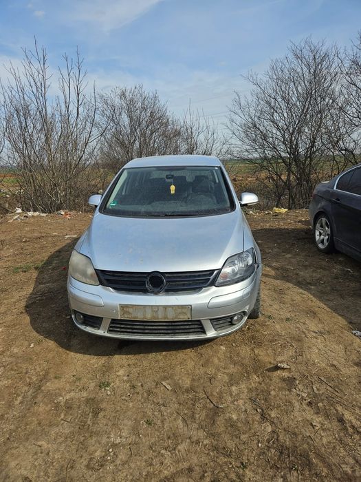 Dezmembrez vw golf 5 plus 2.0 1.9