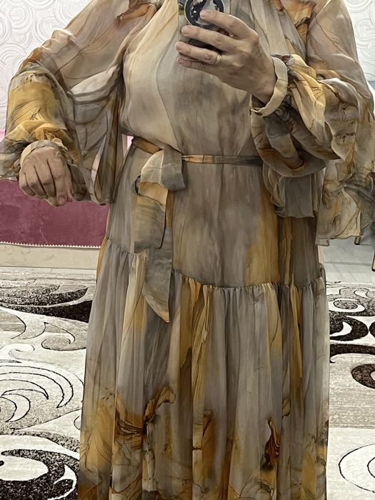 Продам шелковое платье с подкладом