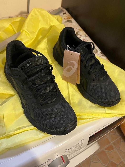 Нови обувки Asics и Primigi