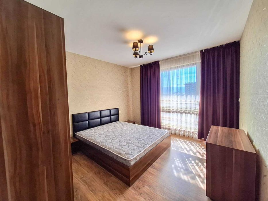 Продавам тристаен апартамент до бирария Йегерхоф