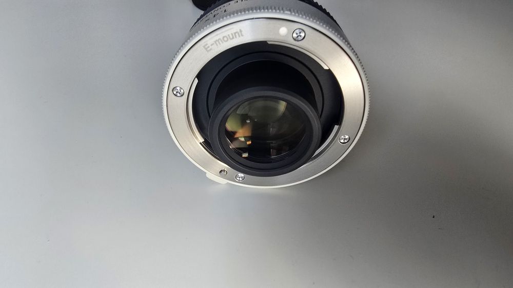 Комплект телеконверторите Sony SEL14TC и Sony SEL20TC teleconverter