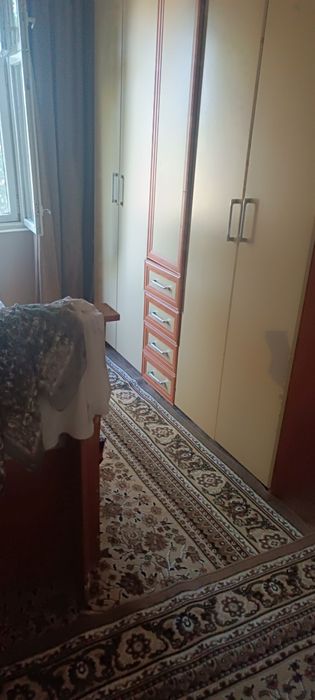 Уй сотилади уч тепада