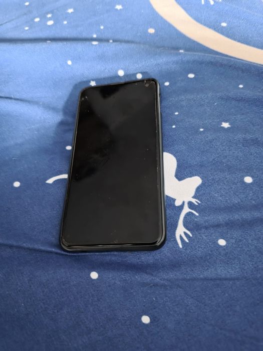 Samsung   S10  e