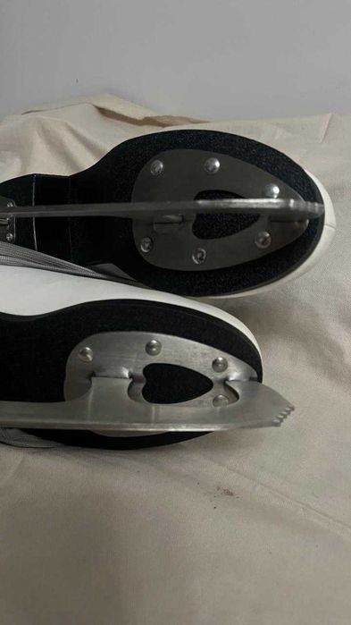 Коньки женские 39 размер