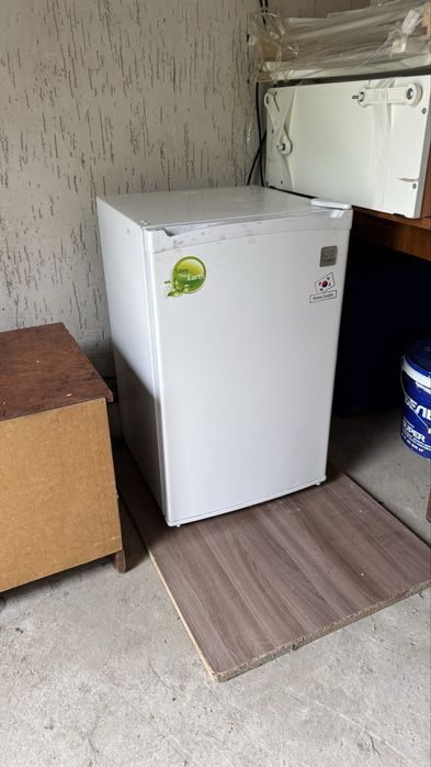 Холодильник daewoo