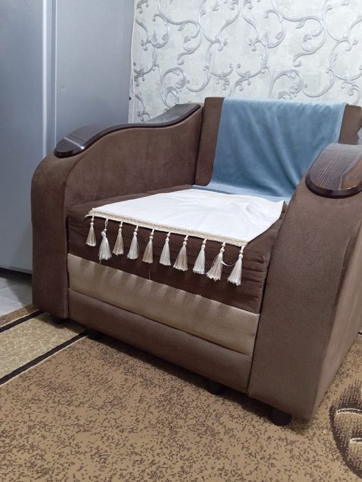 Продам 2 кресла .