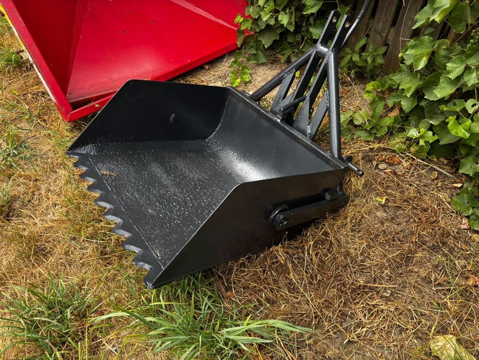 Cupa pentru tiranti la tractor cu sistem de basculare