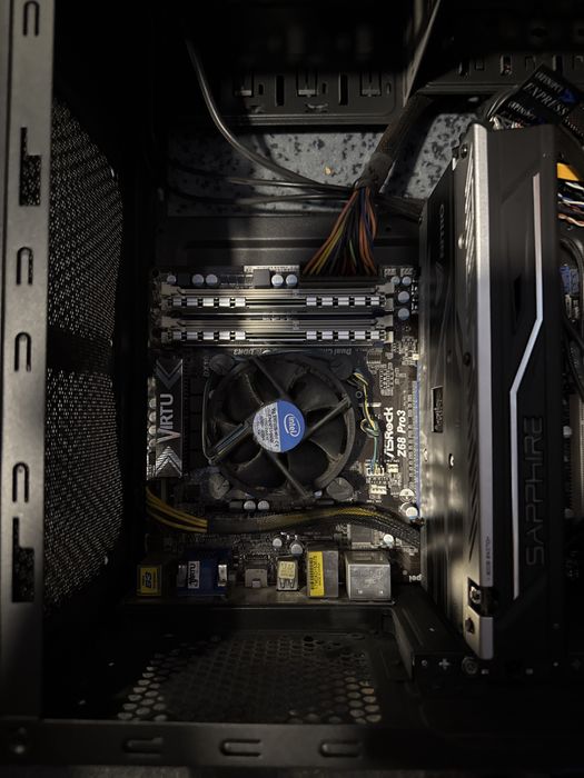 компютър – RX 480 8GB / i5-2500K / 2x8GB RAM DDR3