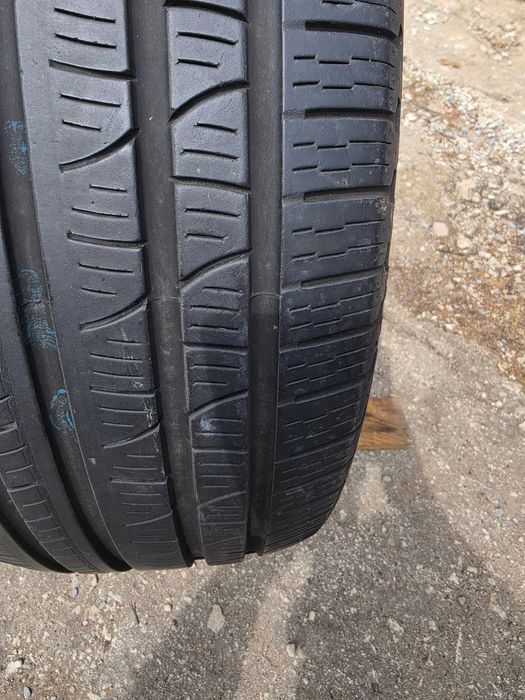 4 бр. всесезонни гуми 235/65/17 Pirelli 5-6 mm DOT 0420/1319
