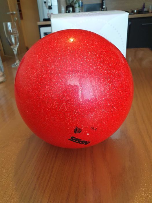 Топка за художествена гимнастика SASAKI Meteor Ball Fresh Red 18.5 см