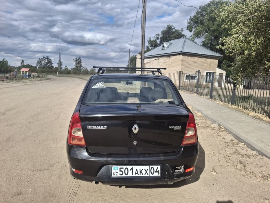Продам рено логан 2012г об1.6 8кл