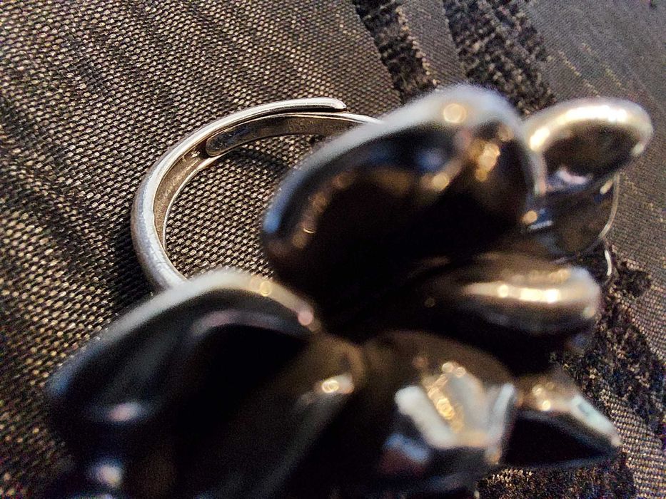 Красив, Масивен пръстен!