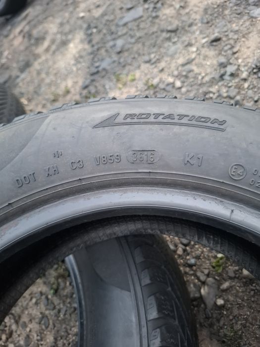 Vand 2 anvelope 165 70 14 pireli m+s mixte bune
