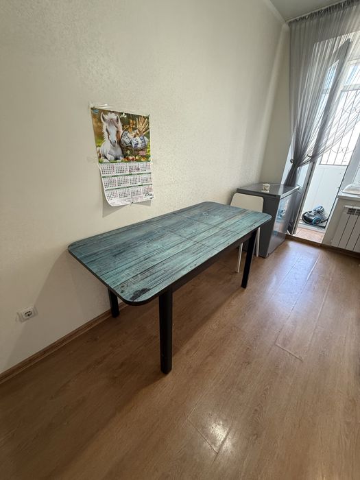 Стол продается обеденный стол