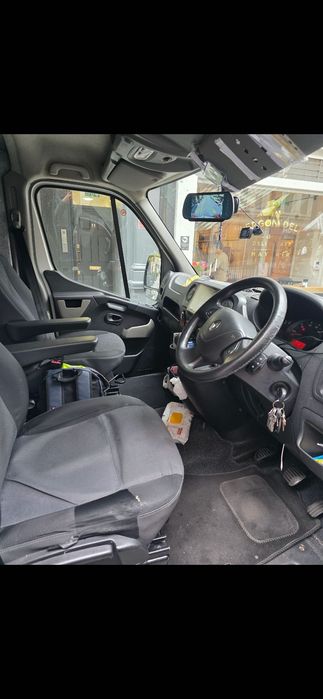 Бус Товарен Рено 2.3 cdti 130 коня 2018