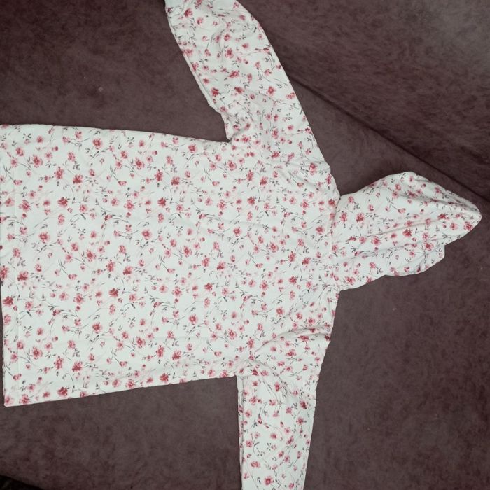 Лёгкая куртка или ветровка с утеплителем