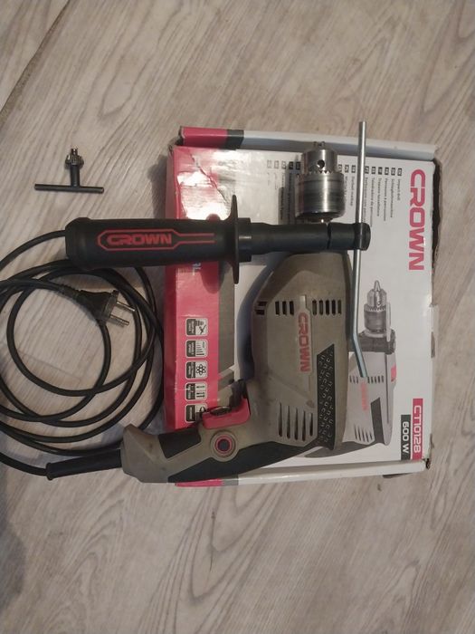 Продам дрель Crown