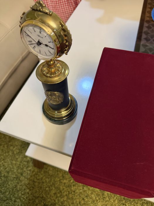 Продам настольные часы