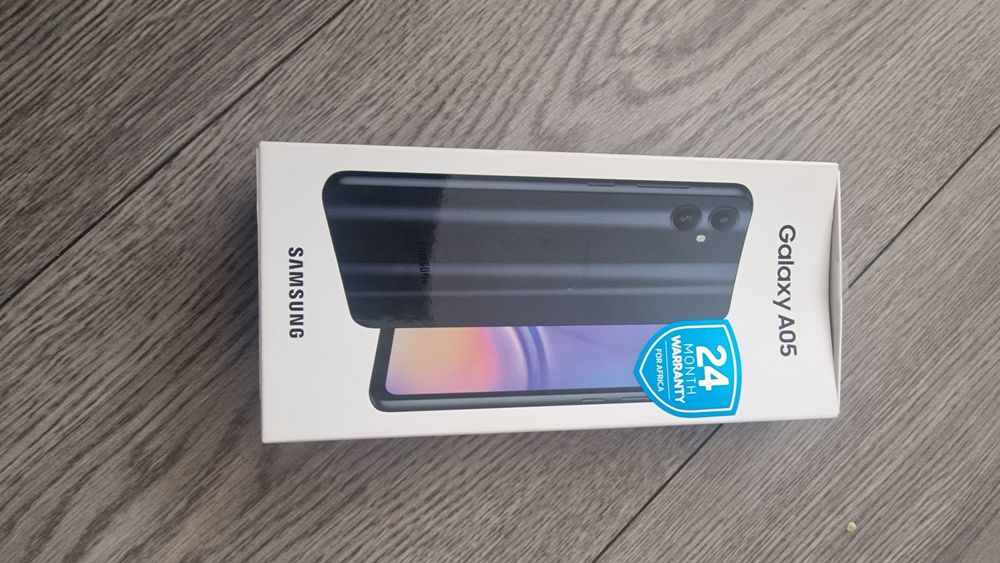 Vând telefon samsung  impecabil