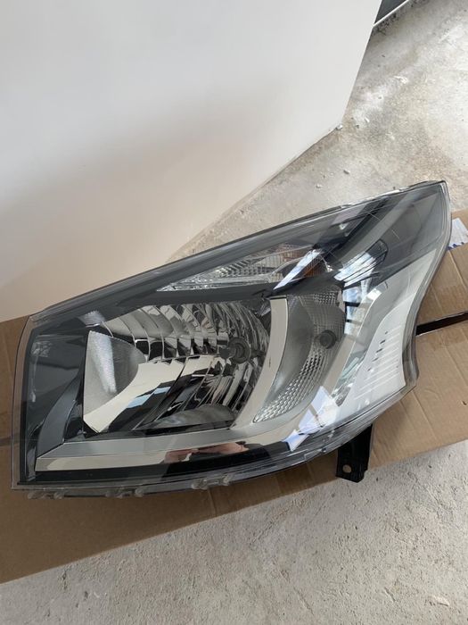 Фар за Рено Трафик/Renault Trafic, 2015-2017г.