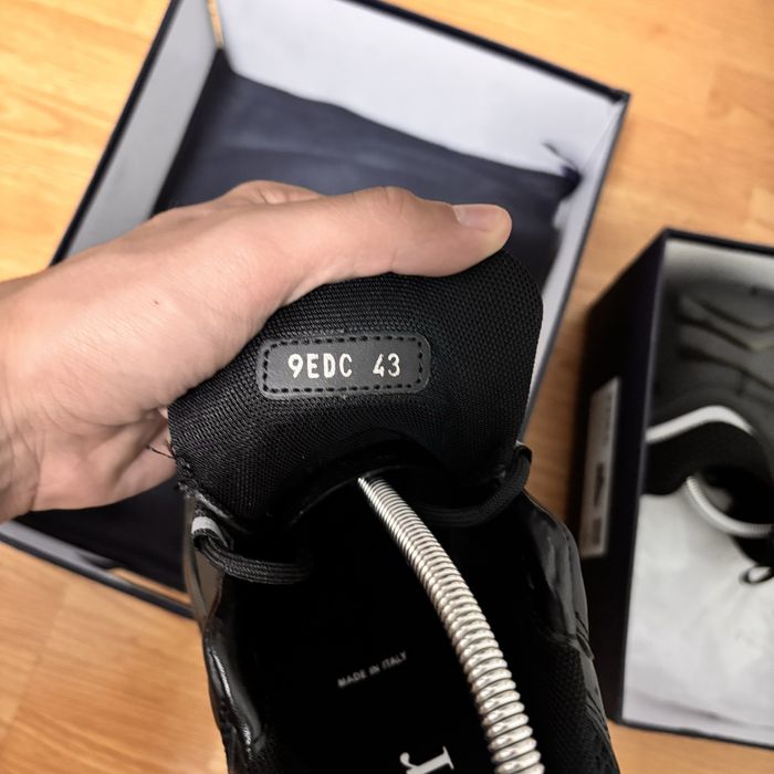 Dior B22 Black / White