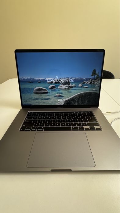 Apple MacBook Pro 16 Inch 2019 i7 16 RAM 512 GB 2,6 GHz Gray