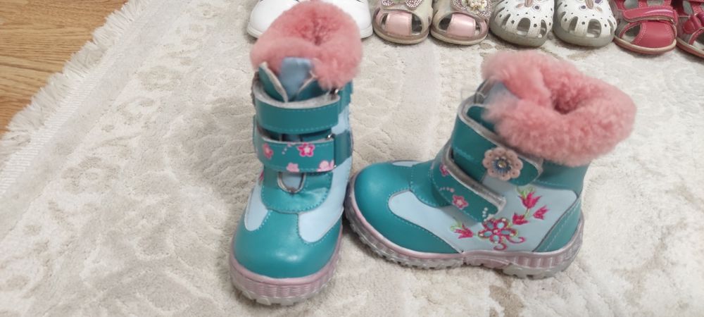 Детская обувь 6 пар летних, 5 пар зимних