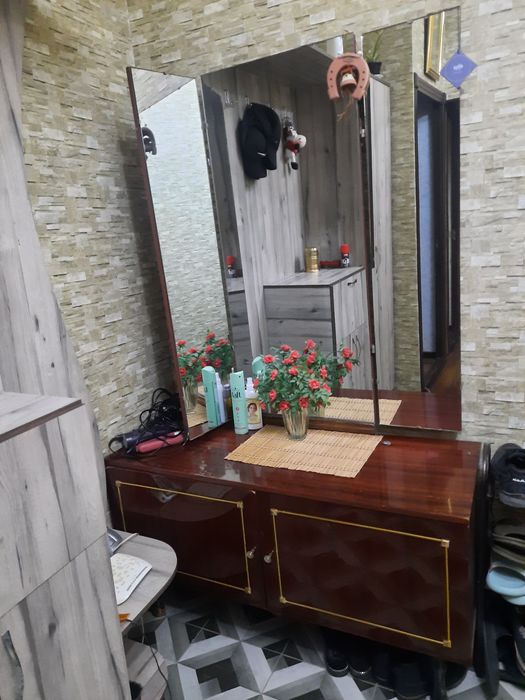 Тремо   с зеркалом б/у