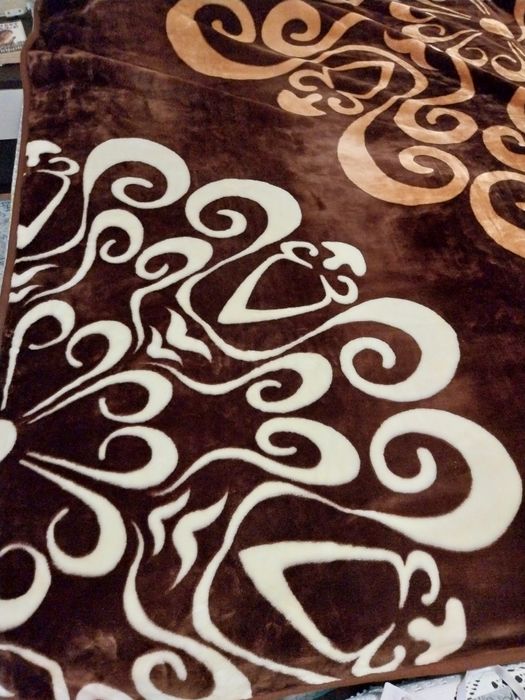 Ново  пухкаво луксозно  одеяло и пикник одеяло