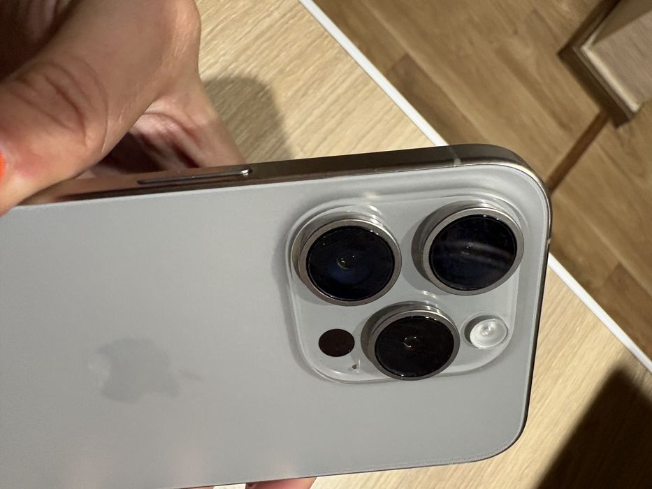 iPhone 15 Pro, Natural Titanium, като нов