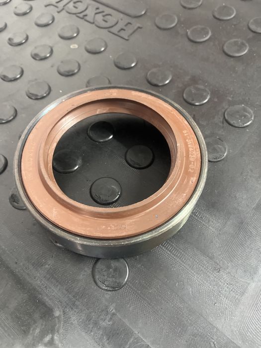 Сальник ступицы ПТС 9/12