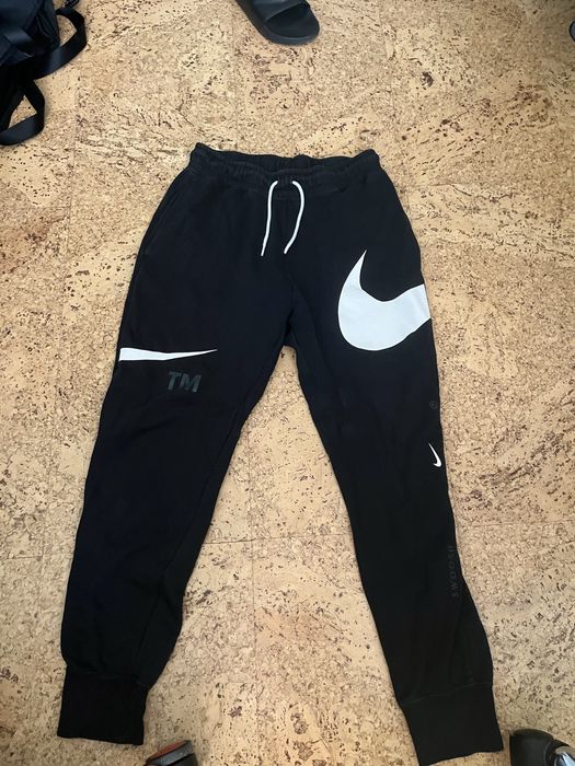 Разпродажба на маркови дрехи