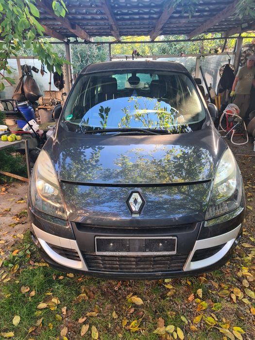 Dezmembrez  piese de pe Renault scenic 2012