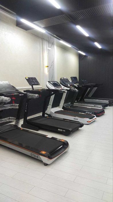 Беговая дорожка с функцией биометрического сканирования. F