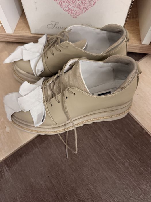 Pantofi din piele naturala
