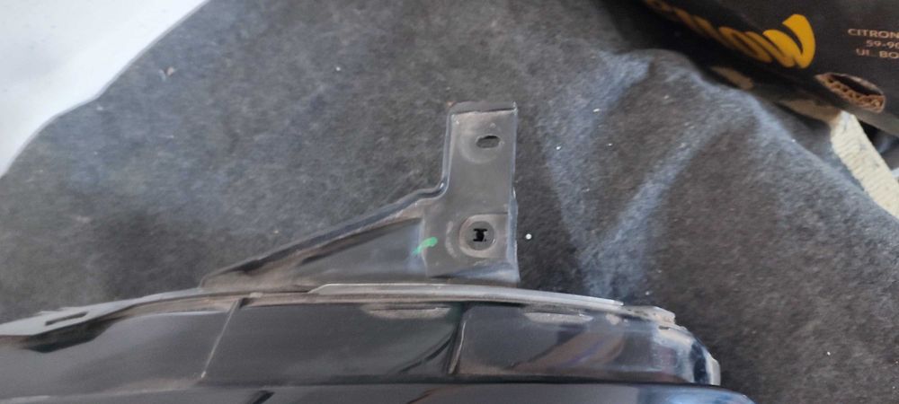 Far dreapta ford puma led fara defect