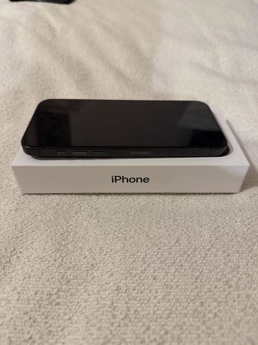 Vand iPhone 15 Pro Max 512 GB Black Titanium foarte intretinut