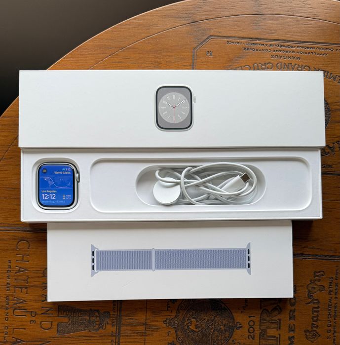 Apple Watch Series 8 GPS 45mm в отличном состоянии + коробка и зарядка