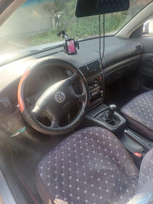 Volkswagen Passat B5 1.6 седан