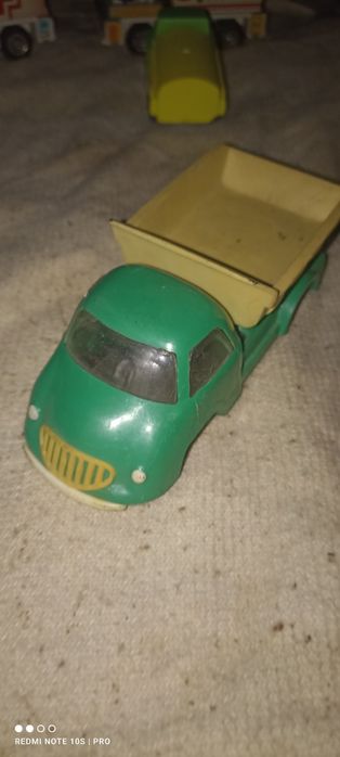 Советские игрушечные машинки