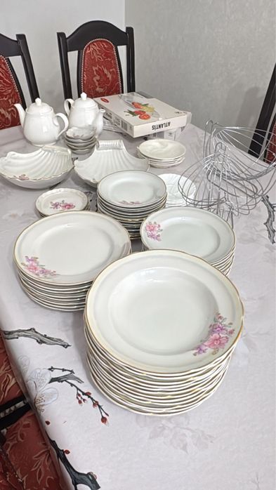 Продам срочно посуду