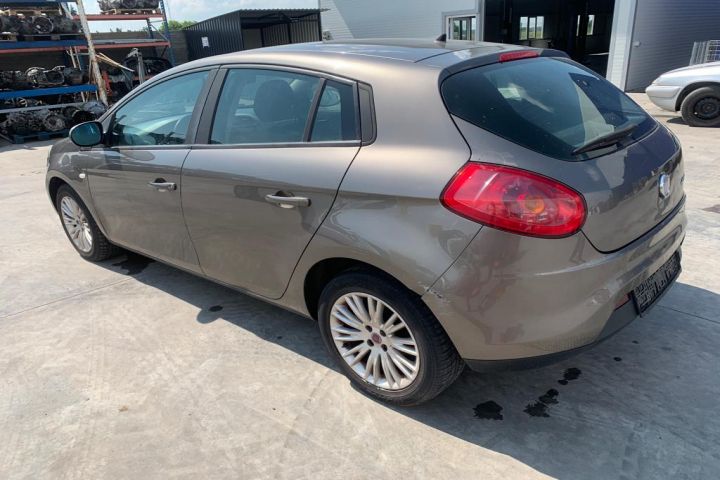Dezmembrez Fiat Bravo 2