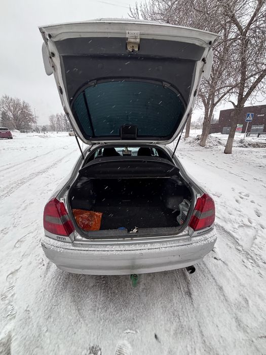 Митсубиши каризма 1,8